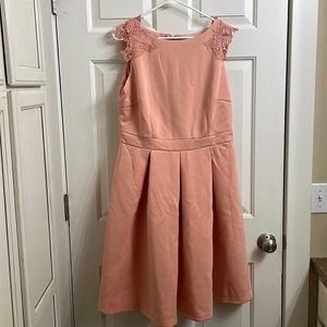 Simply vintage dress with lace cap sleeves